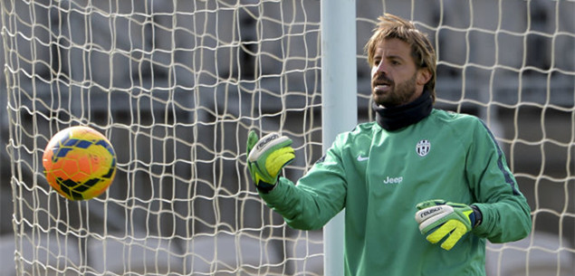 西甲积分榜：巴萨先赛获胜领先皇马4分，马竞两连败暂列第五（西甲最新积分榜：巴萨抢先取胜将对皇马优势扩大至4分，马竞两连败暂居第5）