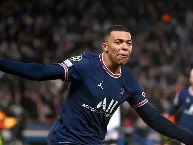 邮报：奥纳纳和埃托奥长期有矛盾；姆伯莫预计是喀麦隆新队长（邮报：奥纳纳与埃托奥矛盾由来已久，姆伯莫有望出任喀麦隆新队长）