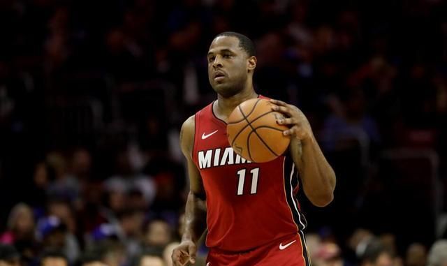 CBA比赛精彩瞬间：深圳队绝杀广东,（CBA巅峰时刻：深圳压哨绝杀广东）