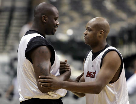 欧冠战报：瑟洛特传射，小蜘蛛破门，马竞3-2险胜埃因霍温（欧冠赛报：瑟洛特一传一射，小蜘蛛建功，马竞3-2击退埃因霍温）