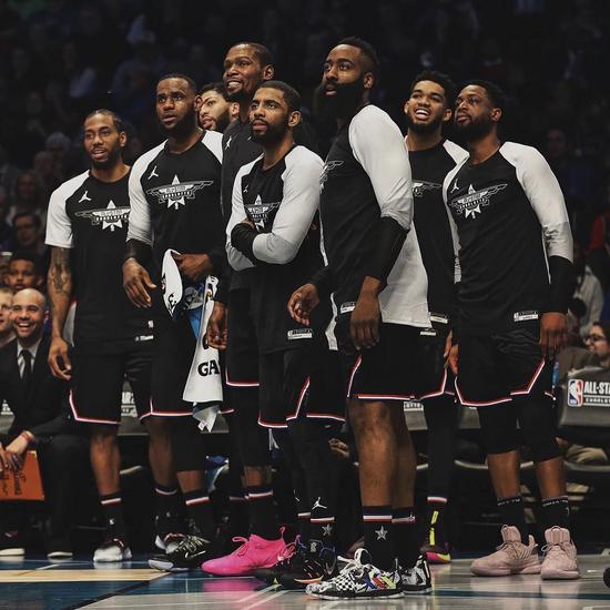 群雄争霸，意甲连续第二年至少4支排名前列的球队相差2分以内（意甲群雄并起：连续两季至少四支前列球队分差在2分内）