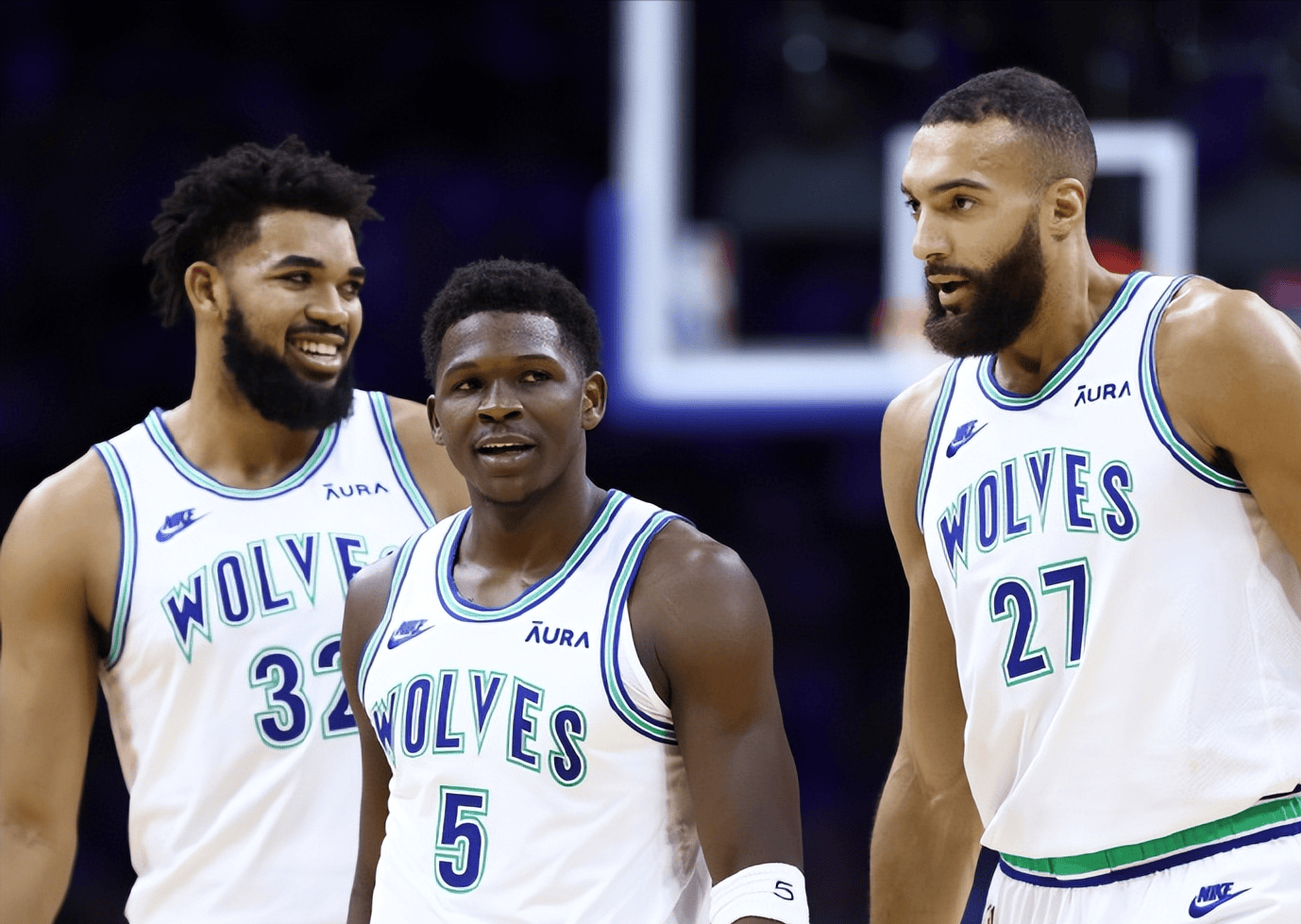 库乔：伊斯科是个非常积极的领袖；贝蒂斯的战术很重视边锋（库乔：伊斯科是位极具进取心的领袖，贝蒂斯战术强调边锋）