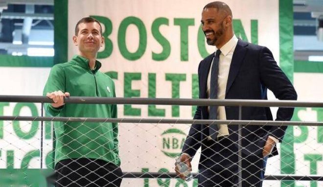 洛杉矶快船以131-116击败黄蜂，哈登55分创队史新高，成为NBA第四位得分超55分的球员，表现惊艳。（快船131-116力克黄蜂，哈登轰55分刷新队史纪录，成NBA史上第4位55+得分者，表现惊艳）