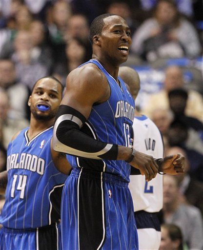 泰山纪念建队32周年，队史5次夺顶级联赛冠军，8次足协杯冠军（泰山队庆祝成立32周年：队史5夺顶级联赛桂冠、8捧足协杯）