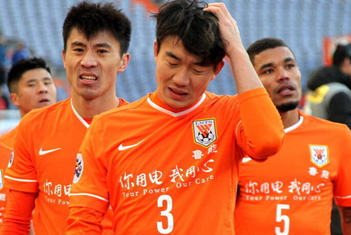 掘金约基奇豪取三双助球队连胜（约基奇砍三双率掘金继续连胜）