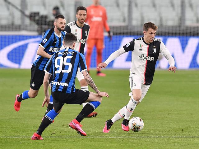 若阿根廷、葡萄牙均头名出线，梅罗有望在世界杯八强战相遇（阿根廷与葡萄牙若双双小组第一晋级，梅罗或在世界杯八强相逢）