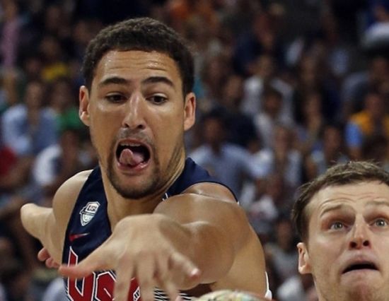 温家宝：球迷的呐喊让我们充满动力，场下我也会跟着他们唱歌（温家宝：球迷的助威是我们的动力，场下我也会跟着一起唱）