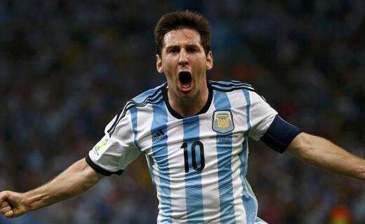 世界杯三个东道主墨加美依次被分至ABD三组，不用参与抽签（世界杯东道主墨西哥、加拿大、美国直接落位A、B、D组三，无需抽签）